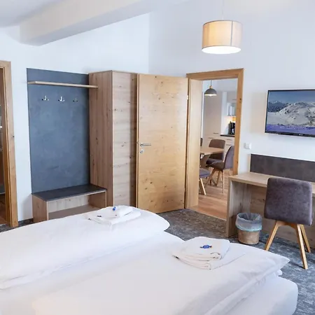 Guest house Central B&B Obertauern 3*